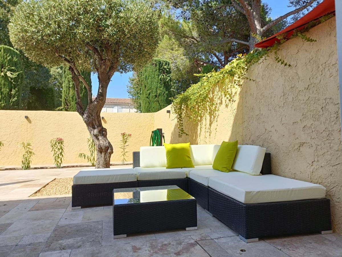 Belle Maison Mitoyenne De Standing Fréjus Exterior foto