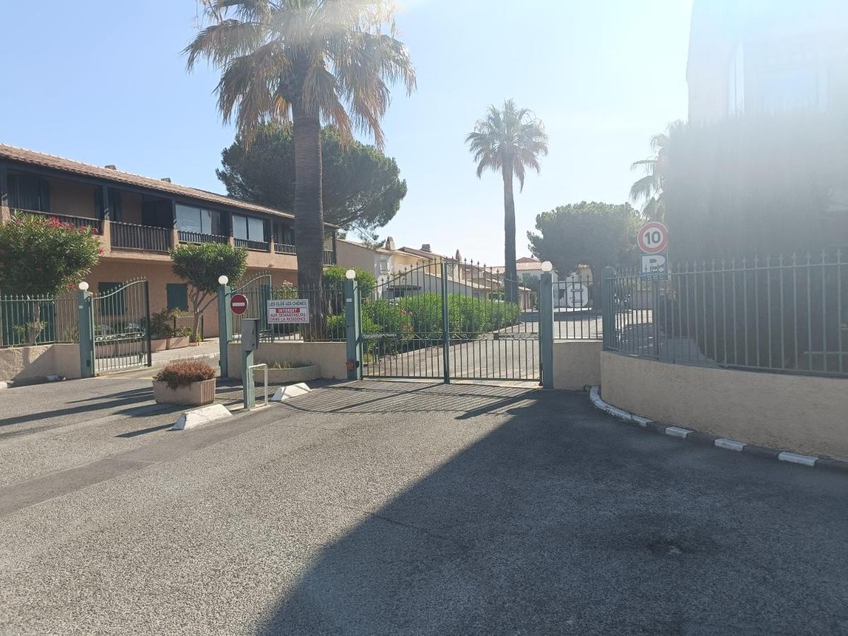 Belle Maison Mitoyenne De Standing Fréjus Exterior foto